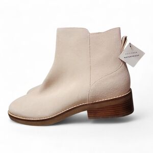 New $160 COLE HAAN Ramona Waterproof Ankle Booties 9